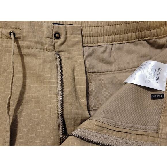 New men's sz 32 Barbour solid khaki beige cargo ripstop roller shorts sand - Picture 5 of 5